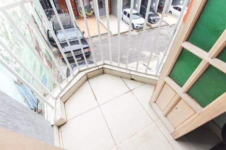 Varanda do Quarto 1 de casa de condomínio para alugar com 2 quartos, 71m² em Vila Carmosina, São Paulo