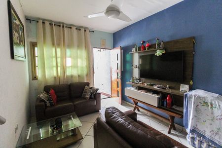 Sala de casa de condomínio para alugar com 2 quartos, 71m² em Vila Carmosina, São Paulo