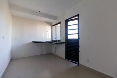 Sala/Cozinha de apartamento para alugar com 1 quarto, 37m² em Vila Esperança, São Paulo