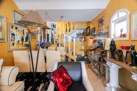 Sala de casa à venda com 2 quartos, 125m² em Jardim Pazini, São Paulo