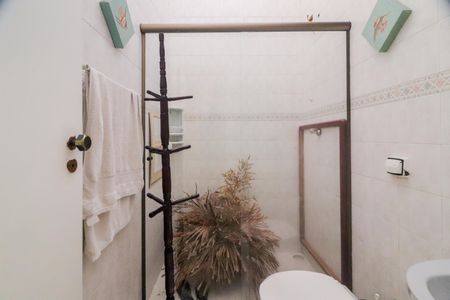 Banheiro Social de casa à venda com 2 quartos, 125m² em Jardim Pazini, São Paulo