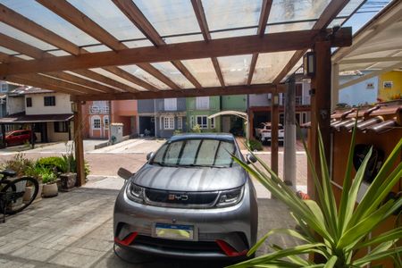 Vista de casa de condomínio à venda com 3 quartos, 180m² em Guarujá, Porto Alegre