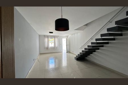 Sala de apartamento para alugar com 3 quartos, 160m² em Vargem Pequena, Rio de Janeiro