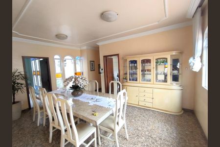 Casa à venda com 4 quartos, 420m² em Bonfim, Belo Horizonte