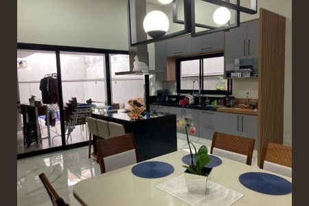 Casa à venda com 3 quartos, 253m² em Jardim America II, Valinhos