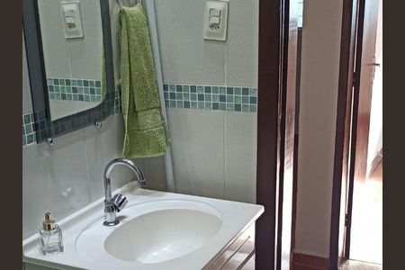 Banheiro de casa de condomínio à venda com 2 quartos, 58m² em Vila Jardim Leblon, Belo Horizonte