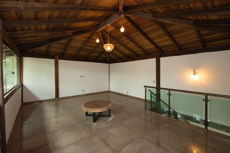 Sala de casa à venda com 6 quartos, 325m² em Parque do Engenho, Nova Lima