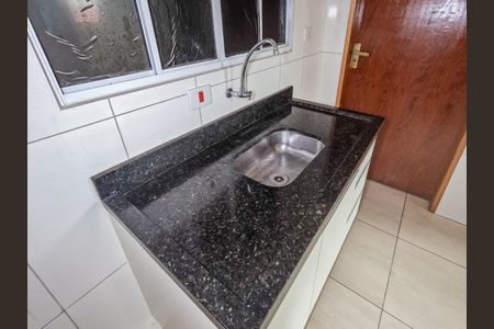 Sala/Cozinha de apartamento para alugar com 2 quartos, 40m² em Vila Bancaria Munhoz, São Paulo