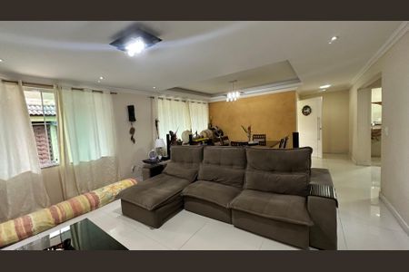 Sala de casa de condomínio para alugar com 4 quartos, 450m² em Vargem Grande, Rio de Janeiro