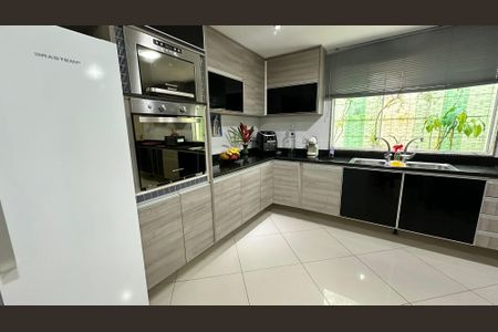 Cozinha de casa de condomínio para alugar com 4 quartos, 450m² em Vargem Grande, Rio de Janeiro