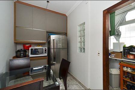 Cozinha de apartamento à venda com 3 quartos, 74m² em Cidade Nova, Belo Horizonte