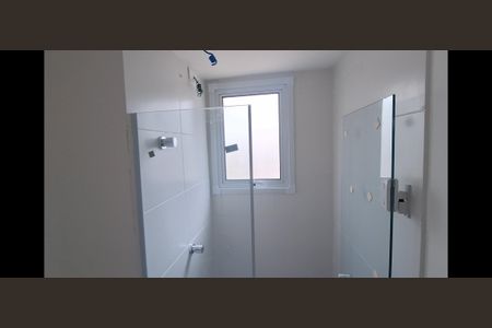 Banheiro de apartamento à venda com 1 quarto, 32m² em Parque Industrial Tomas Edson, São Paulo