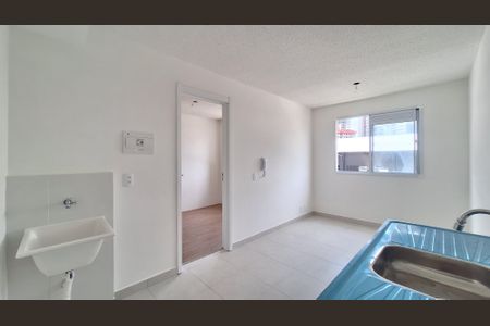 Sala/Cozinha/Área de serviço de apartamento à venda com 1 quarto, 32m² em Parque Industrial Tomas Edson, São Paulo