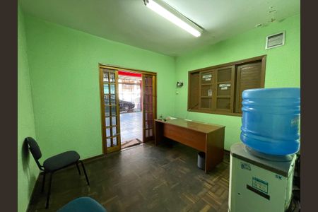 Casa à venda com 3 quartos, 150m² em Jardim Ester Yolanda, São Paulo