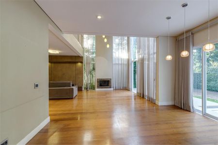 Casa à venda com 4 quartos, 421m² em Jardim Santo Amaro, São Paulo