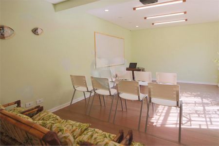 Casa à venda com 3 quartos, 200m² em Jardim Paulistano, São Paulo