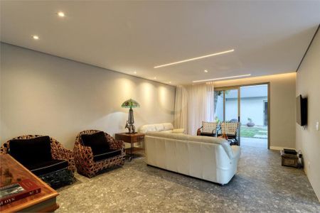 Casa à venda com 5 quartos, 500m² em Jardim Cordeiro, São Paulo