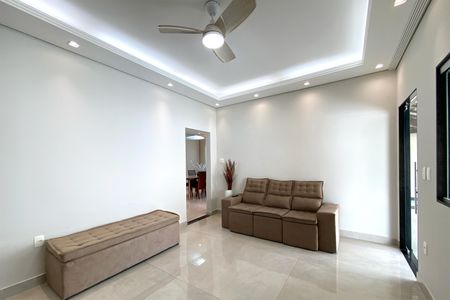 Sala de casa à venda com 3 quartos, 280m² em Novo Itamarati, Belo Horizonte