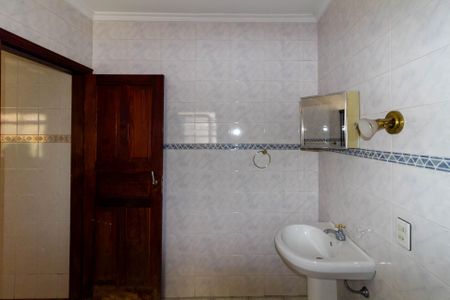 Banheiro Social de casa para alugar com 1 quarto, 80m² em Vila Lucia, São Paulo