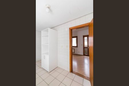 Cozinha de apartamento à venda com 2 quartos, 128m² em Jardim do Salso, Porto Alegre