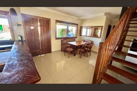 Sala de casa de condomínio para alugar com 4 quartos, 260m² em Taguatinga Norte (Taguatinga), Brasília