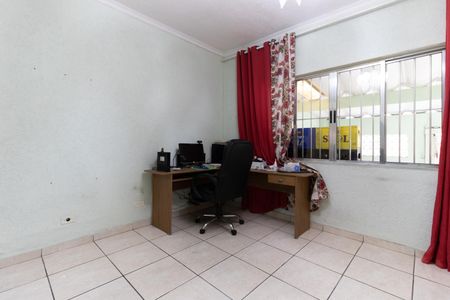 Sala de casa à venda com 4 quartos, 109m² em Vila Liviero, São Paulo