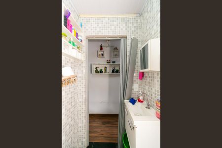 Banheiro Social de casa para alugar com 1 quarto, 30m² em Vila Alpina, São Paulo