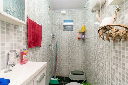 Banheiro Social de casa para alugar com 1 quarto, 30m² em Vila Alpina, São Paulo