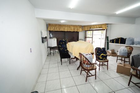 Sala 4 de casa à venda com 4 quartos, 250m² em Jardim Carvalho, Porto Alegre