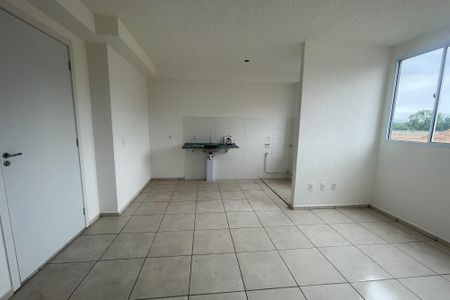Sala/Cozinha de apartamento para alugar com 2 quartos, 40m² em Vila Ouro Preto, Duque de Caxias