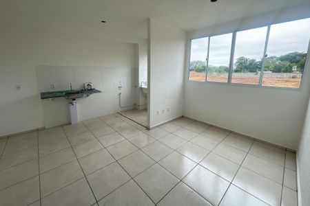 Sala/Cozinha de apartamento para alugar com 2 quartos, 40m² em Vila Ouro Preto, Duque de Caxias
