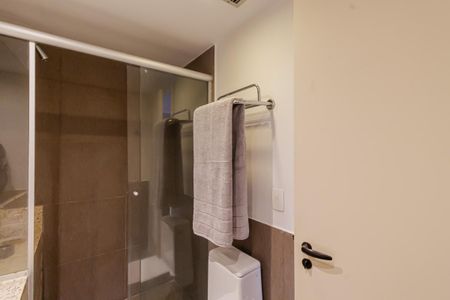 Banheiro de kitnet/studio à venda com 1 quarto, 31m² em Cidade Jardim, São Paulo