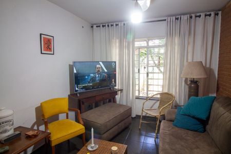 Sala de casa à venda com 2 quartos, 110m² em Vila Cordeiro, São Paulo
