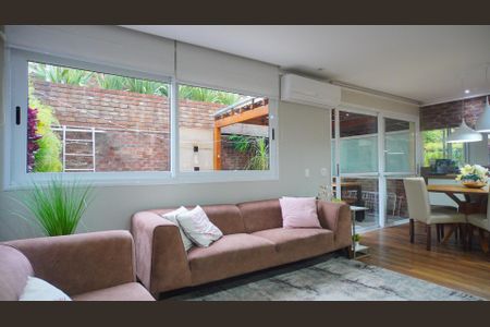 Sala de casa de condomínio à venda com 3 quartos, 218m² em Teresópolis, Porto Alegre