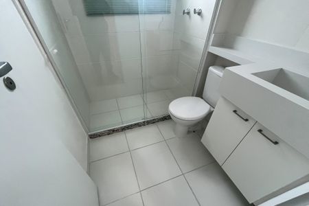 Banheiro de apartamento para alugar com 2 quartos, 150m² em Parque Equitativa, Duque de Caxias