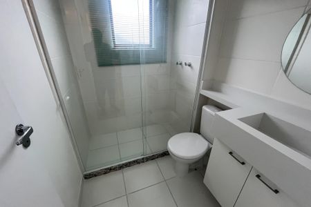 Banheiro de apartamento para alugar com 2 quartos, 150m² em Parque Equitativa, Duque de Caxias