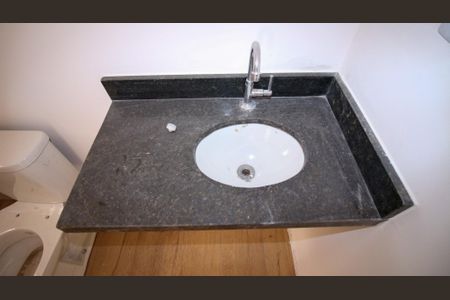 Banheiro Social de kitnet/studio para alugar com 1 quarto, 24m² em Vila Formosa, São Paulo