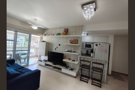 Sala de apartamento para alugar com 3 quartos, 60m² em Barra Olímpica, Rio de Janeiro