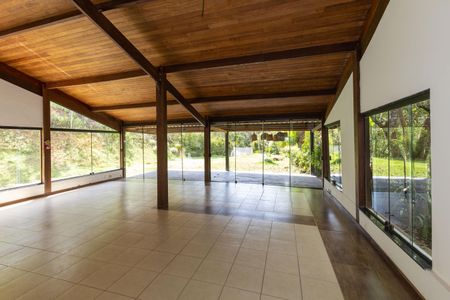 Sala de casa de condomínio à venda com 4 quartos, 250m² em Passárgada, Nova Lima