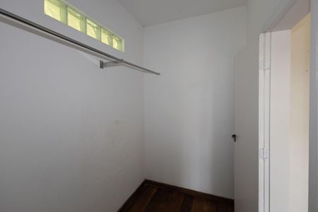 Closet da Suíte 1 de casa de condomínio à venda com 4 quartos, 250m² em Passárgada, Nova Lima