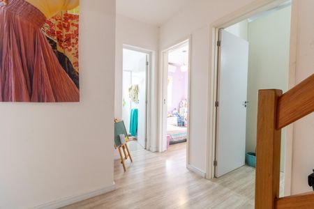 Corredor de casa de condomínio à venda com 4 quartos, 240m² em Vila Nova, Porto Alegre