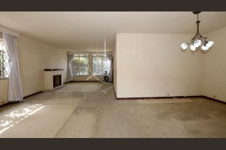 Casa à venda com 2 quartos, 250m² em Vila Madalena, São Paulo