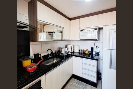 Cozinha de apartamento à venda com 2 quartos, 54m² em Bandeiras, Osasco