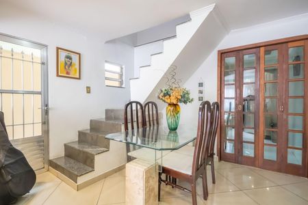 Sala de Jantar de casa para alugar com 2 quartos, 180m² em Veloso, Osasco