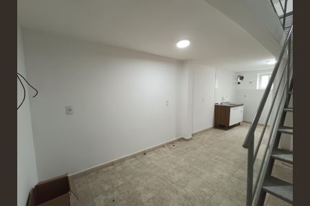 Sala/Cozinha de kitnet/studio para alugar com 1 quarto, 44m² em Parque Imperial, São Paulo