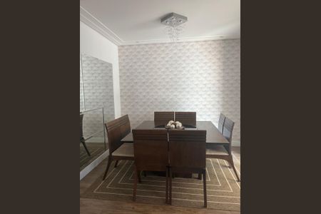 Sala de casa de condomínio à venda com 4 quartos, 200m² em Medeiros, Jundiaí