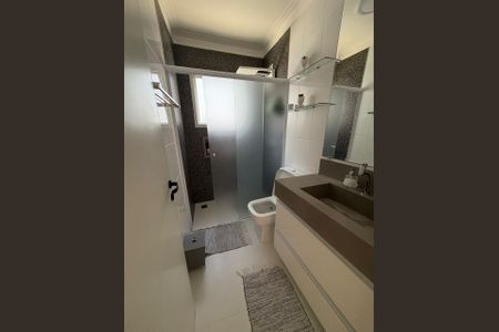 Banheiro de casa de condomínio à venda com 4 quartos, 200m² em Medeiros, Jundiaí