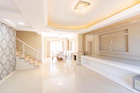 Casa à venda com 4 quartos, 250m² em Marechal Rondon, Canoas