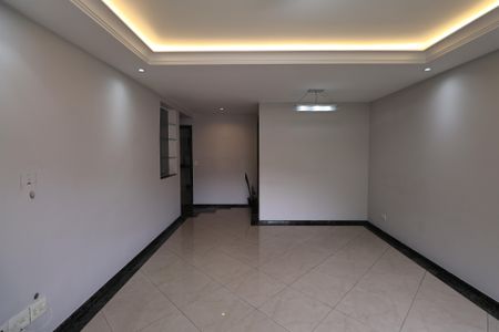 Sala de casa de condomínio para alugar com 2 quartos, 155m² em Vila Eldizia, Santo André