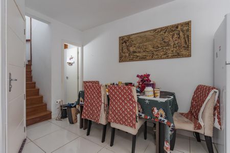 Sala de casa de condomínio à venda com 2 quartos, 82m² em Jardim Carvalho, Porto Alegre